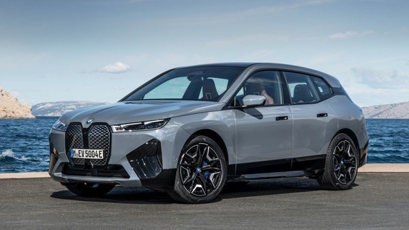 BMW iX: Nov tehnološki paradni konj BMW Group