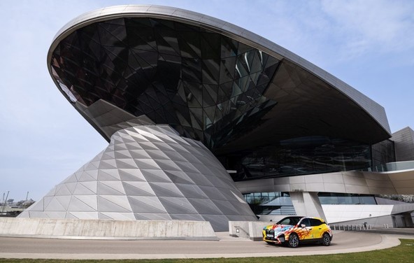 RE:DESIGN iX : Zaključek natečaja in predstavitev zmagovalne umetniške preobrazbe BMW iX