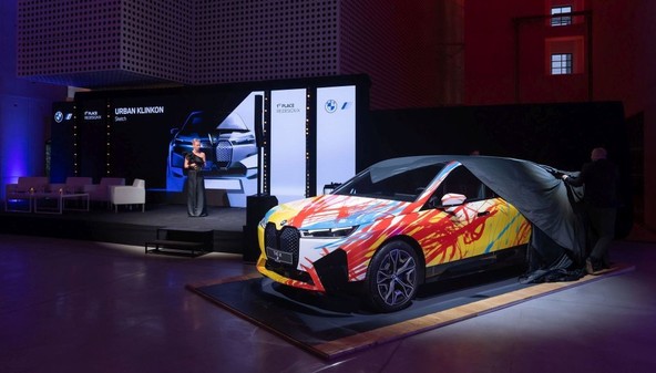 RE:DESIGN iX: Okrogla miza o prepletu trajnosti, umetnosti, tehnologije in mobilnosti