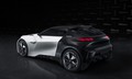 Urbani električni kupe PEUGEOT FRACTAL: FRACTAL z zvokovno ojačanim voznikovim mestom PEUGEOT i-Cockpit®