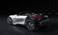 Urbani električni kupe PEUGEOT FRACTAL: FRACTAL z zvokovno ojačanim voznikovim mestom PEUGEOT i-Cockpit®