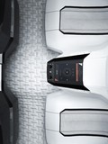 Urbani električni kupe PEUGEOT FRACTAL: FRACTAL z zvokovno ojačanim voznikovim mestom PEUGEOT i-Cockpit®
