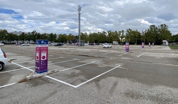 Parkirišče je del projekta ParkEF - inovativnega središča trajnostne mobilnosti, ki ga razvija Ekonomska fakulteta in, ki se zavzema za najsodobnejše trajnostne transportne možnosti