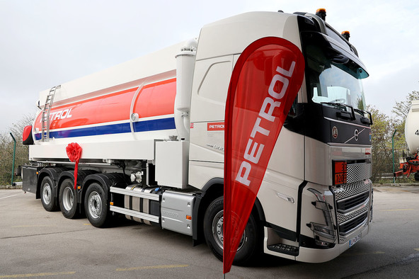 Petrol z novim ekološkim vozilom : Vakuumska avtocisterna, ki bo namenjena čiščenju rezervoarjev za naftne derivate 