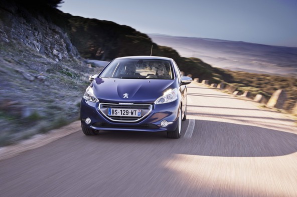 Peugeot 208 : Že tretji mesec zapored vodilni položaj v segmentu B