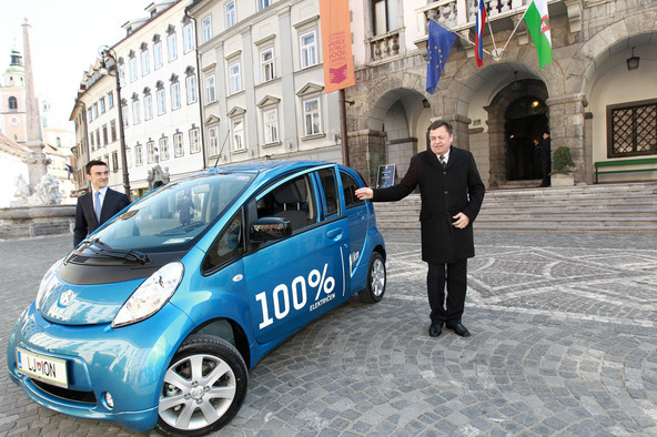 Peugeot iOn: Z električnim peugeotom iOnom na obisku pri županu Ljubljane