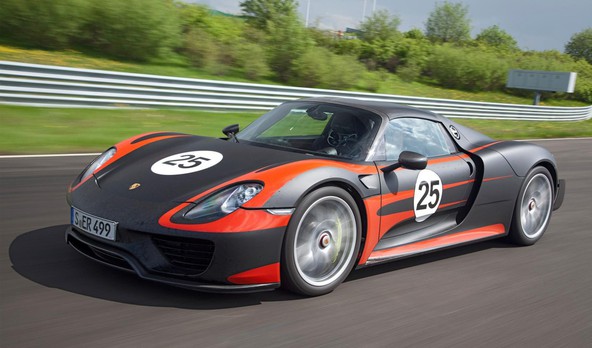 Porsche 918 Spyder: Spektakularni znanilec novih tehnologij gre v serijsko proizvodnjo