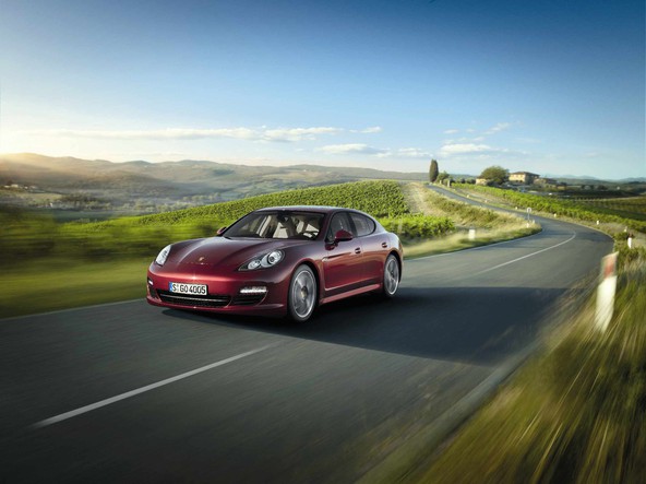 Porsche panamera in panamera 4: Svetovna premiera v Pekingu