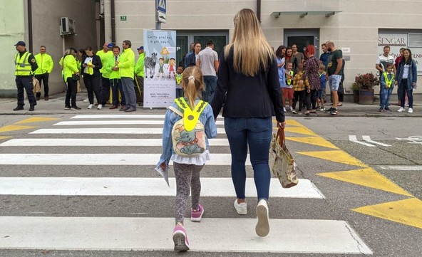 Za varno pot v šolo: Osveščenost o pomenu varnosti in previdnosti na cesti je izjemnega pomena
