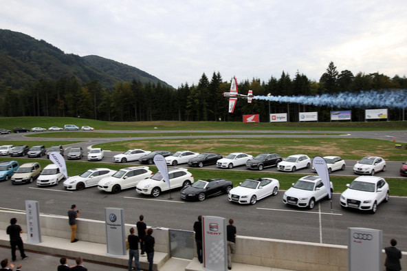 Preko 100 avtomobilov - razstava Porsche Slovenija