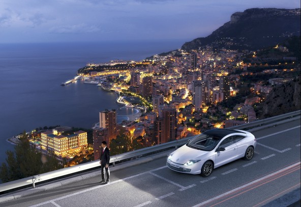 Renault laguna coupé: Predstavitev nove 
