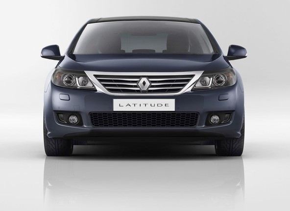 Renault latitude: Nova družinska limuzina s prestižno noto