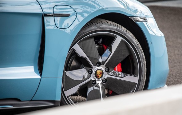 Cayenne in 911 vse bolj priljubljena: Stabilna prodaja v prvih devetih mesecih