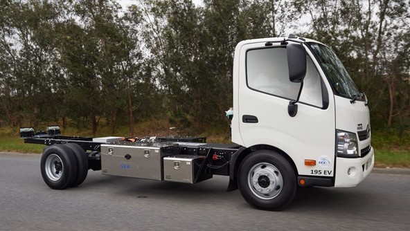 SEA Electric: AMERIŠKI ZEEM SOLUTIONS NAROČIL 100 POPOLNOMA ELEKTRIČNIH TOVORNJAKOV HINO