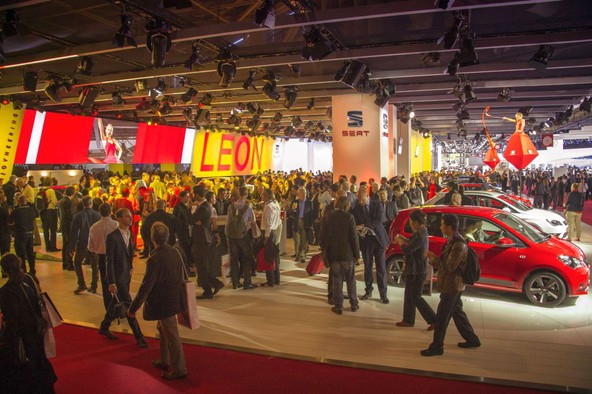Na avtomobilskem salonu v Parizu 2012: SEAT predstavlja novi leon 