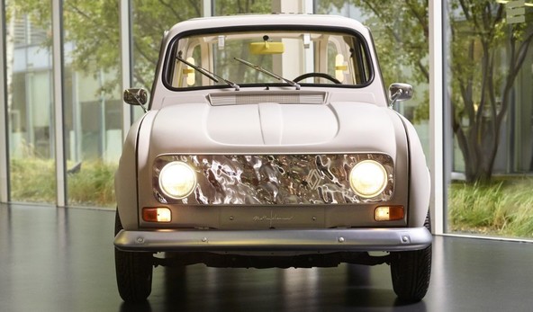 60. OBLETNICA POP IKONE : RENAULT IN MATHIEU LEHANNEUR POUSTVARILA 4L