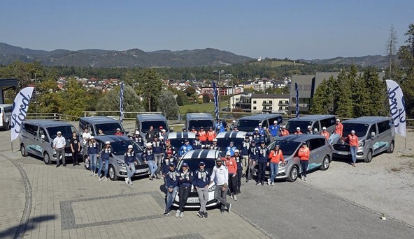 Smučarska zveza Slovenije in Ford: Letos kar 66 Fordovih avtomobilov junakom zime