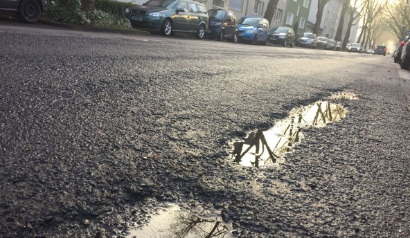 17. Kolokvij o asfaltih, bitumnih in voziščih: Zakaj bi bilo treba ljubljansko obvoznico in vpadnice razširiti v 6-pasovnice?