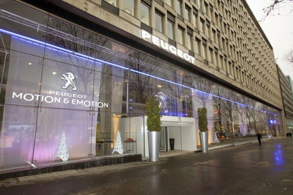 PSA Peugeot Citroën: Oznanil prodajo zgradbe sedeža družbe v Parizu
