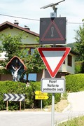 Collision Preventing Safety System podjetja A.s.K.: Opozorilni sistem COPS@road na nevarnem križišču v Žalcu