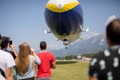 Slovenski navdušenci so lani Blimp opazovali na letališču Lesce