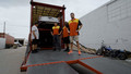 Petersen Automotive Museum: DHL dostavil osem originalnih vozil Jamesa Bonda