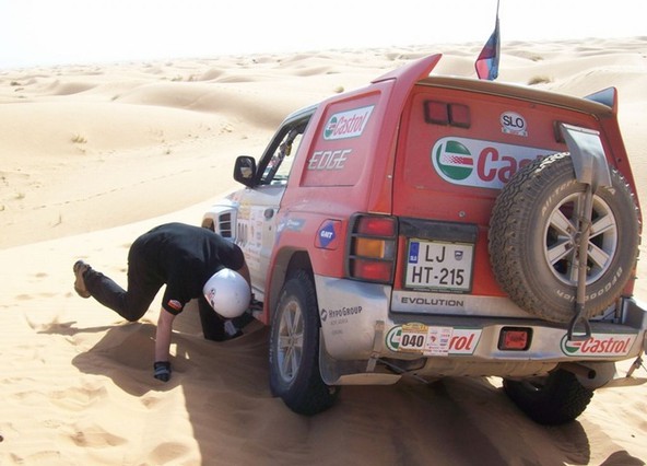 Team Funck & reli Budimpešta – Bamako 2010: 5. etapa v okolici Merzuge
