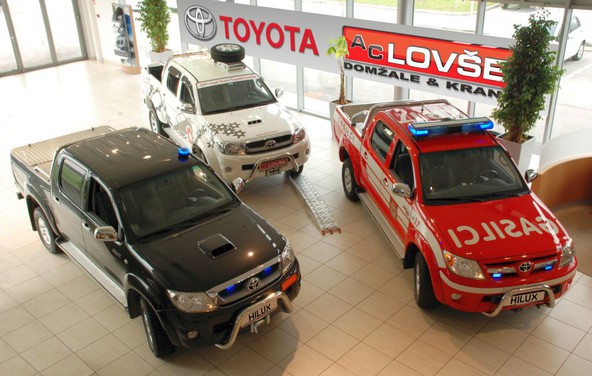 Toyota Lovše: Toyota hilux v vsej svoji veličini