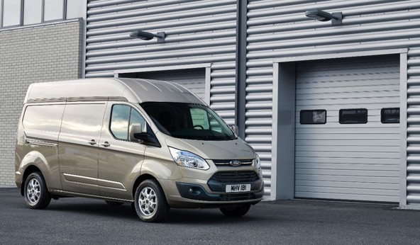 Ford Transit Custom: Transit Custom z visoko streho že na voljo kupcem