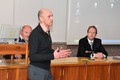 mag. Robert Cugelj, direktor URI – Soča, v ozadju prof. dr. Anton Zupan, dr. med., URI – Soča in prim. prof. dr. Bilban Marjan, dr. med. spec. MDPŠ