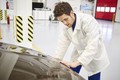 Ford: Nojeva peresa pomagajo izboljšati lakiranje vozil