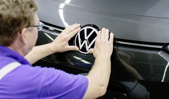 Volkswagen Osebna vozila : Pospešen zagon e-ofenzive s strategijo ACCELERATE