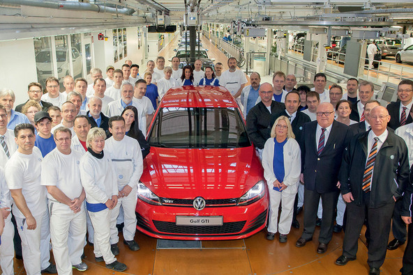 Wolfsburg: Volkswagen začenja serijsko proizvodnjo novega Golfa GTI