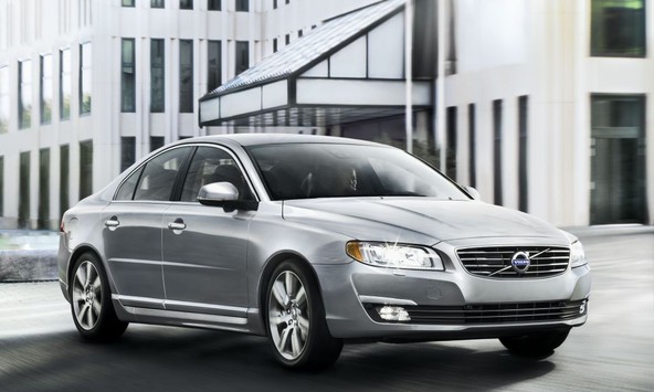 Novi Volvo S60, V60 in XC60 : Opremljeni z inovacijo za varnejšo in udobnejšo vožnjo