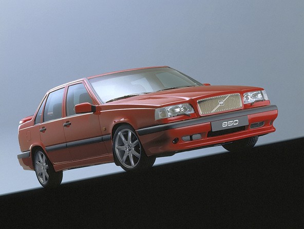 Volvo 850: Avtomobil s štirimi svetovnimi novostmi v letu 1991