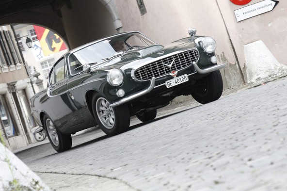Volvo P1800: Volvo z britanskim motorjem