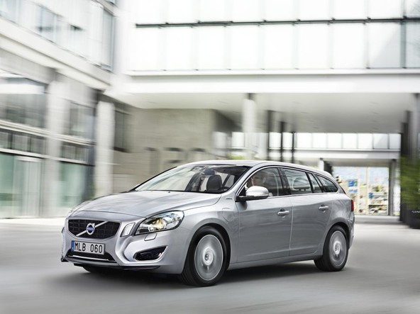 Volvo V60 priključni hibrid (Plug-in Hybrid) : Svetovna premiera dizelskega priključnega hibrida
