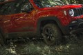 Renegade 4xe in Compass 4xe: Prva priključna hibrida znamke Jeep®
