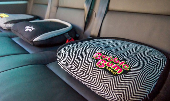 Prenosljiv in zložljiv otroški sedež BubbleBum: December je pred vrati, letos podarite nekaj varnega!