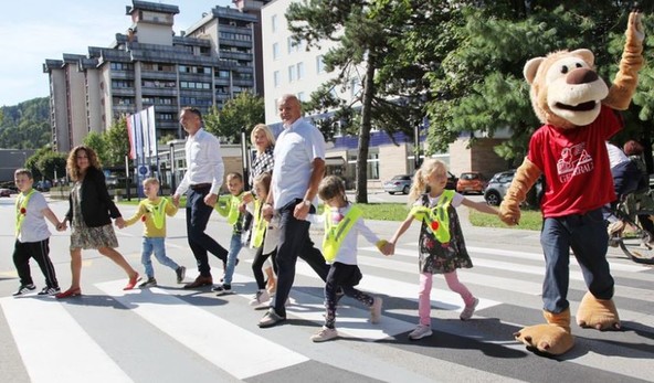 Iniciativa Varno ima vedno prav : Inovativne 3D-zebre za večjo varnost v Sloveniji