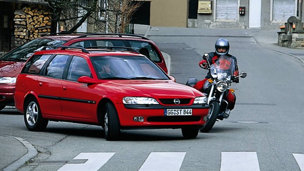 Zveza Moto Klubov Slovenije: Vabljeni na trening varne vožnje z motornim kolesom