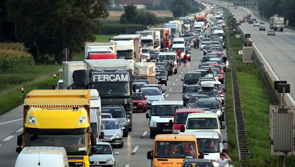 Drugi del nacionalne preventivne akcije za večjo prometno varnost: OD DANES DALJE BODO POD DROBNOGLEDOM POLICIJE TUDI VOZNIKI TOVORNIH VOZIL IN AVTOBUSOV