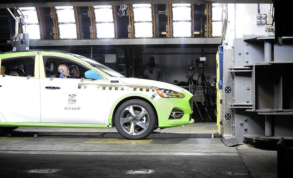 Novi Ford Focus: Napredne tehnologije in inovacije pri razvoju zagotavljajo varnost s petimi zvezdicami