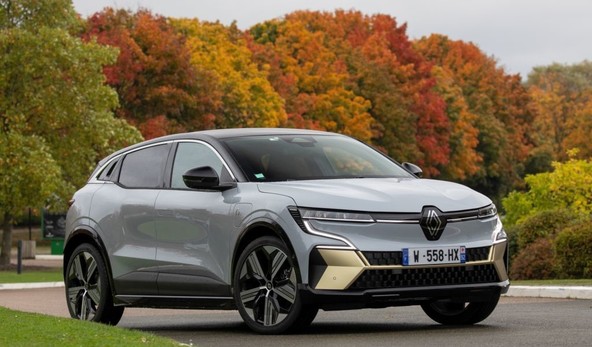 RENAULT MEGANE E-TECH : RENAULT RAZKRIVA SLOVENSKE CENE 