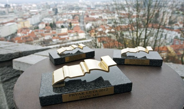 Pokali za Prvake leta 2012 portala hitrikrog.si