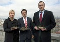 Sabrina Pečelin, predstavnica Porsche Slovenija, Lothar Schupet, direktor BMW Group Slovenija, in Rasto Oderlap, direktor Mercedes Benza v Sloveniji. 