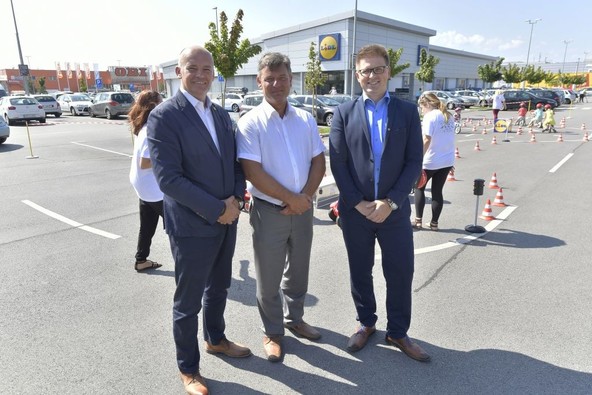 Preventivno- izobraževalne delavnice za otroke o varnosti v cestnem prometu: Naše obnašanje v cestnem prometu mora biti zgled otrokom in mladostnikom