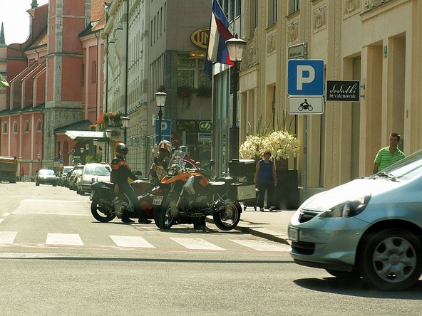 Zveza moto klubov Slovenije: Nova brezplačna parkirišča za motorna kolesa v Ljubljani