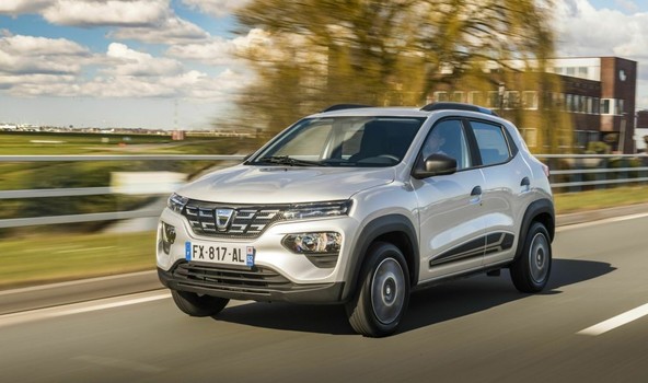 DACIA JE V LETU 2021 POSPEŠILA : DACIA je močno povečala prodajo fizičnim kupcem 