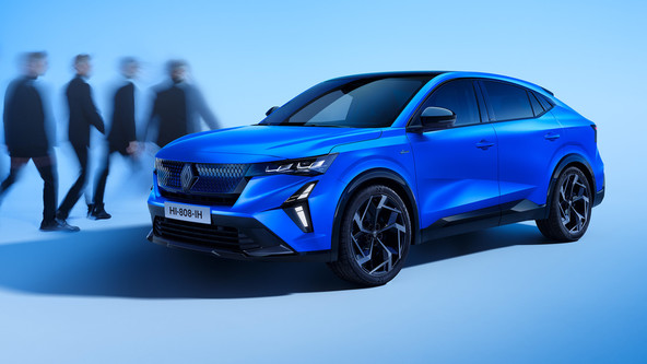 RENAULT RAFALE E-TECH 4X4 300: STROKOVNO ZNANJE ZNAMKE RENAULT OPLEMENITENO S STRANI ALPINE